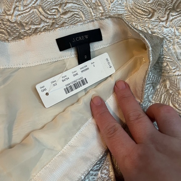 J. Crew - "Origami" Champagne Matelasse
Pattern Wrap Mini Skirt Women's - Size 2 - Picture 7 of 9